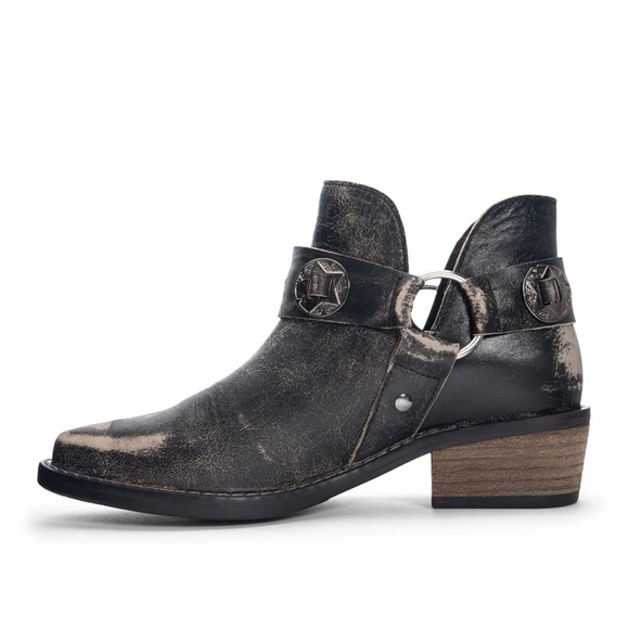 Chinese Laundry Austin Ankle Boots - Picture 2 of 6